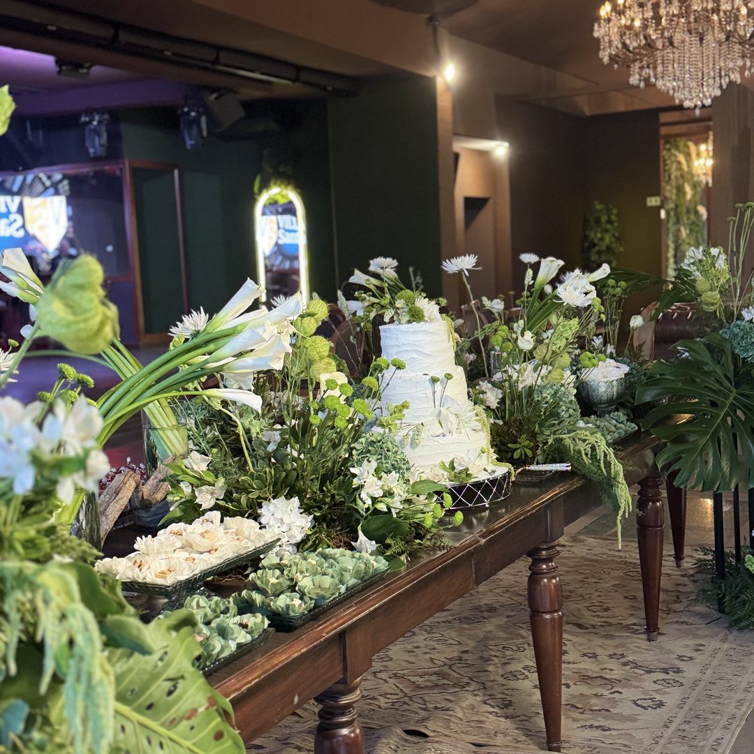 Lustre com flores